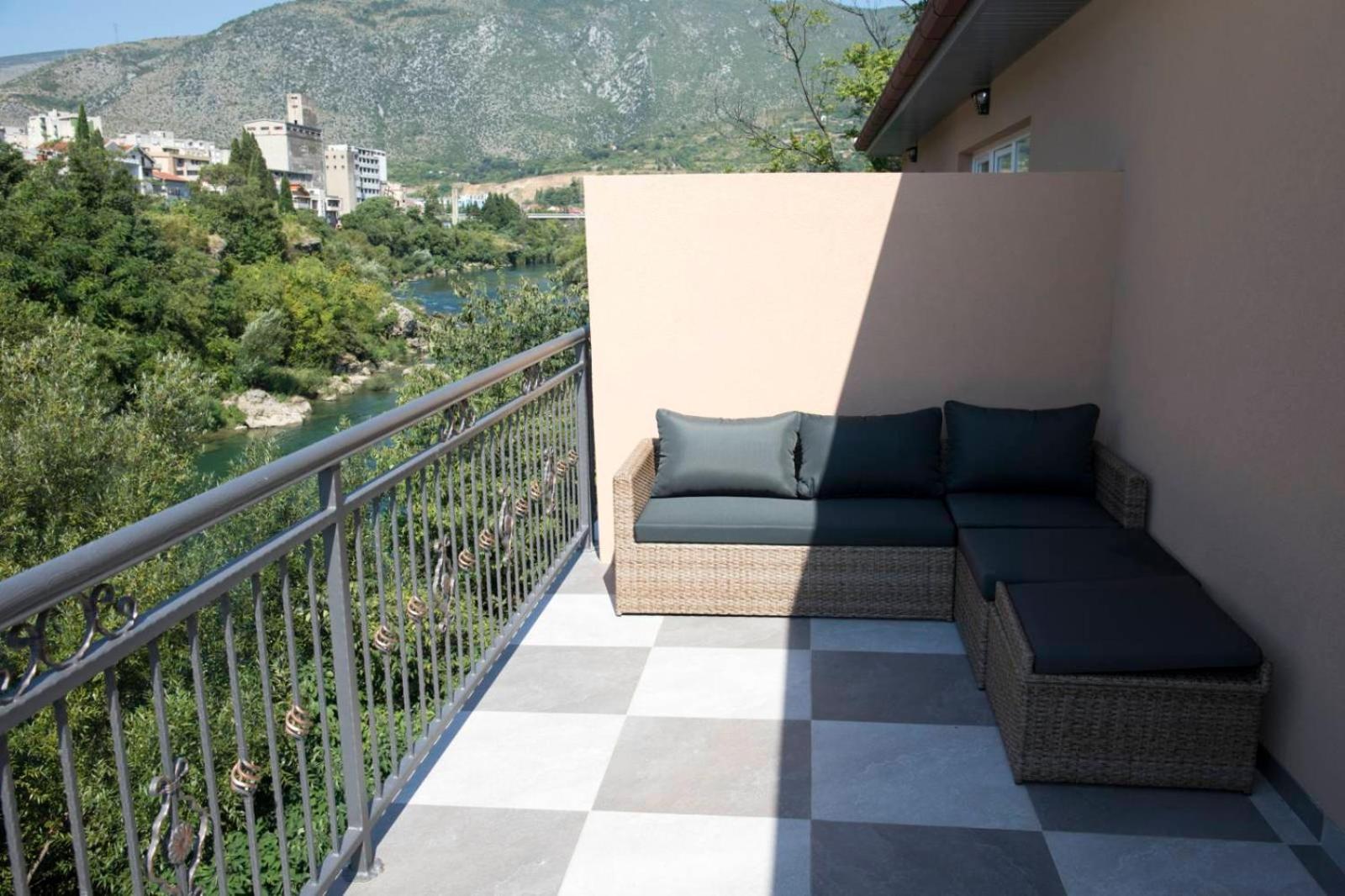 Kovac Riverfront Apartments Mostar Exteriér fotografie